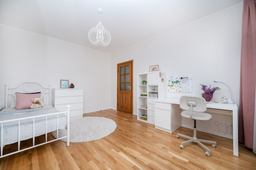 Parduodamas namas Vyšnių g., Molėtų m., Molėtų r. sav., 290.16 m2 ploto, 2 aukštai 13