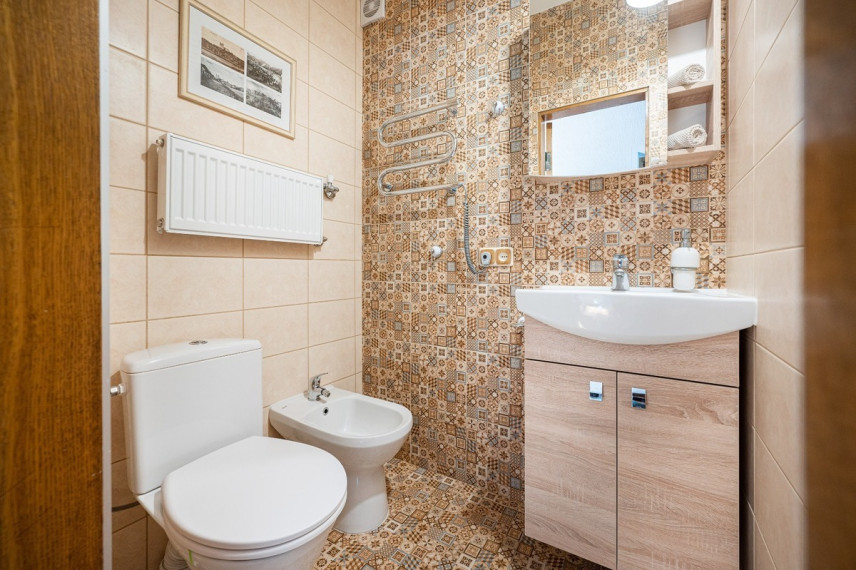 Parduodamas namas Vyšnių g., Molėtų m., Molėtų r. sav., 290.16 m2 ploto, 2 aukštai 15