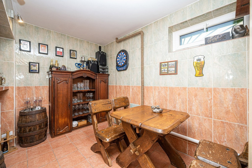 Parduodamas namas Vyšnių g., Molėtų m., Molėtų r. sav., 290.16 m2 ploto, 2 aukštai 19