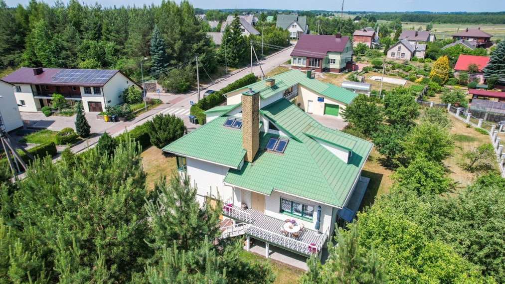 Parduodamas namas Vyšnių g., Molėtų m., Molėtų r. sav., 290.16 m2 ploto, 2 aukštai 24