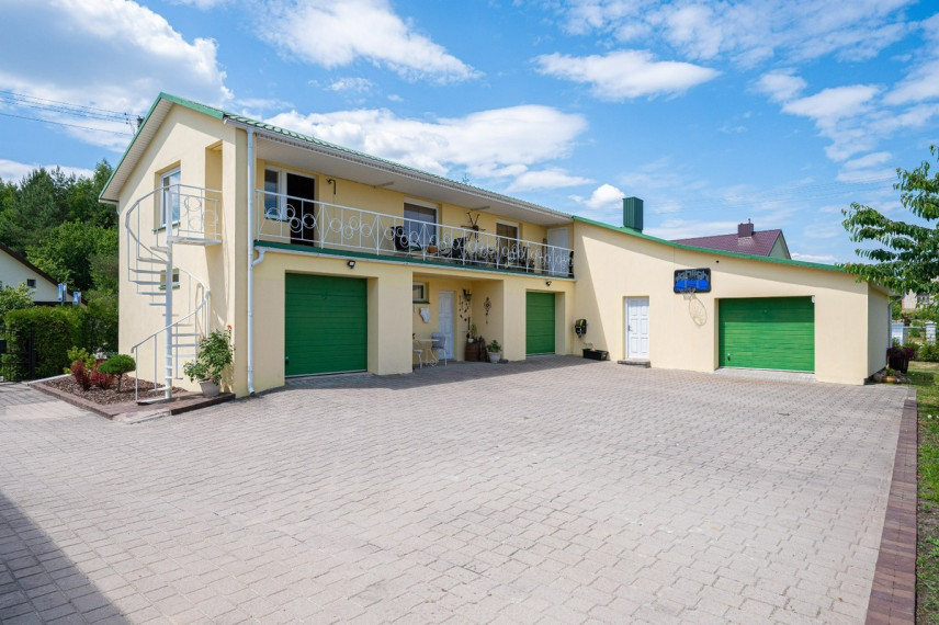 Parduodamas namas Vyšnių g., Molėtų m., Molėtų r. sav., 290.16 m2 ploto, 2 aukštai 25