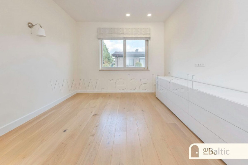 Parduodamas namas Astrų g., Lindiniškių k., Vilniaus r. sav., 224.08 m2 ploto, 1 aukštai 20