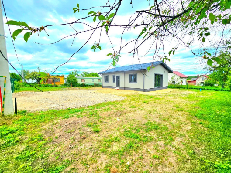 Parduodamas namas Salininkų Sodų 5-oji g., Vilniaus m., Vilniaus m. sav., 80 m2 ploto, 1 aukštai 3