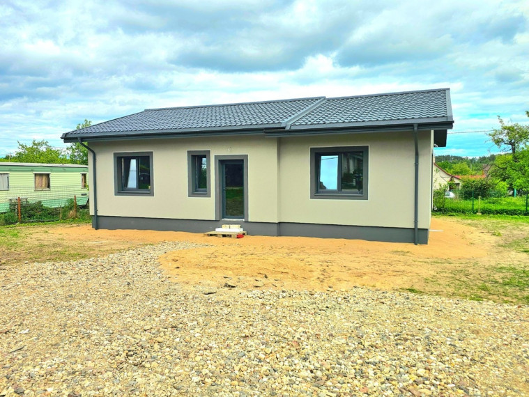 Parduodamas namas Salininkų Sodų 5-oji g., Vilniaus m., Vilniaus m. sav., 80 m2 ploto, 1 aukštai 4