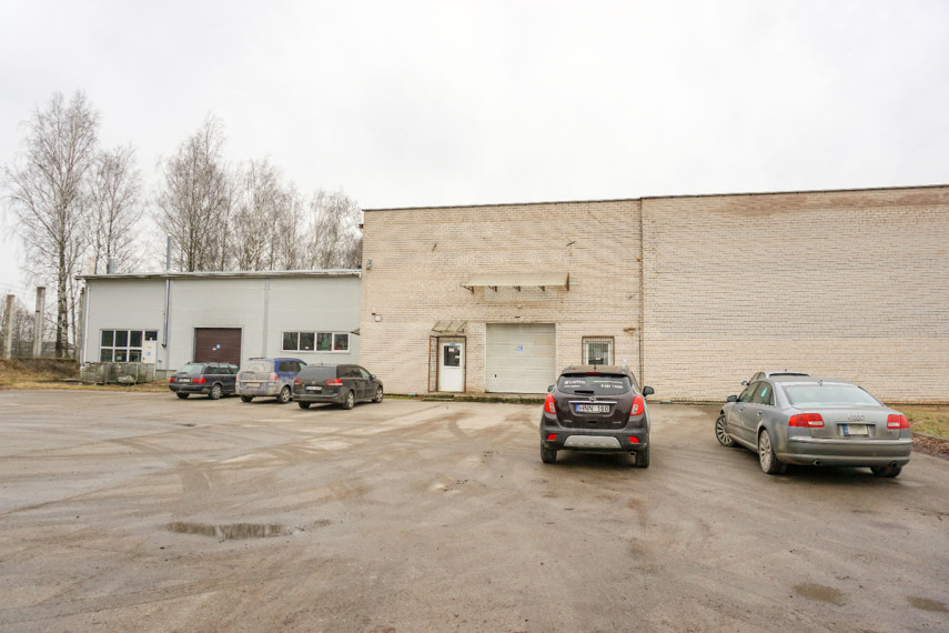 Parduodamos administracinės, gamybinės, kitos paskirties, sandėliavimo patalpos Taikos g., Fermos k., Panevėžio r. sav., 1990 m2 ploto 4
