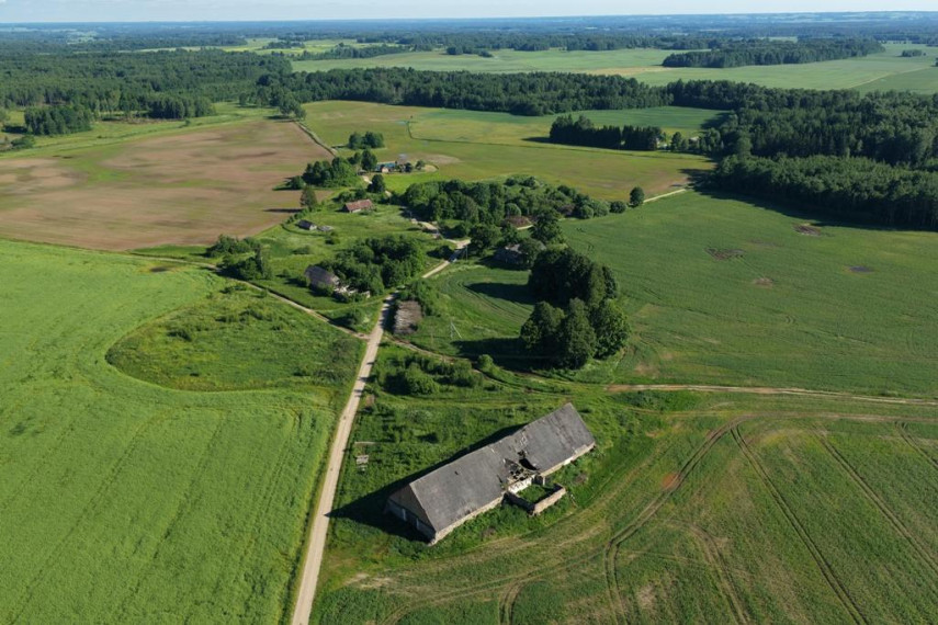 Parduodamas namas Savičiūnų k., Anykščių r. sav., 420.00 m² ploto 5 kambariai 12