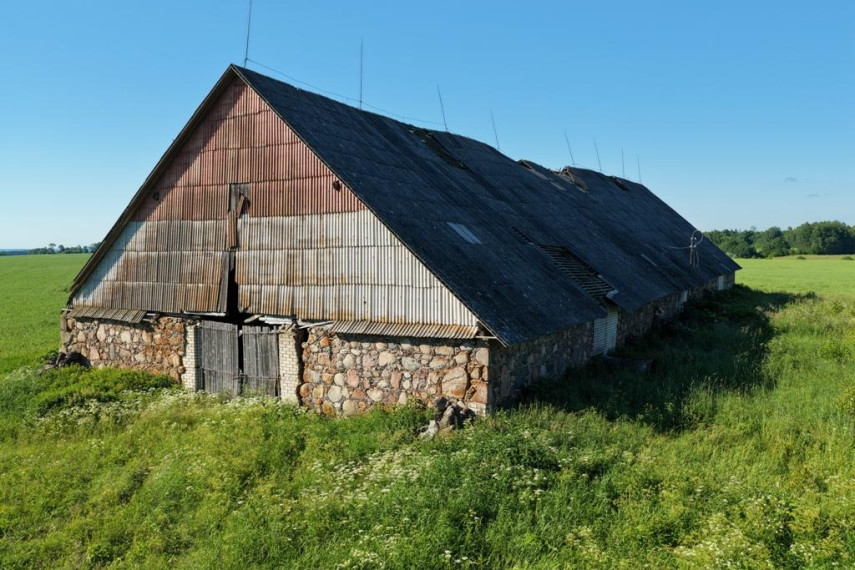 Parduodamas namas Savičiūnų k., Anykščių r. sav., 420.00 m² ploto 5 kambariai 16