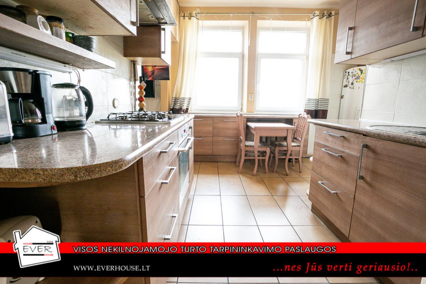 Parduodamas namas A. Mackevičiaus g., Žaliakalnis, Kauno m., Kauno m. sav., 273.59 m² ploto 7 kambariai 5