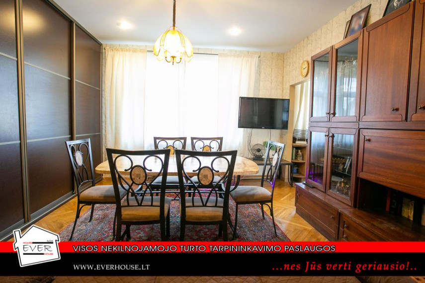 Parduodamas namas A. Mackevičiaus g., Žaliakalnis, Kauno m., Kauno m. sav., 273.59 m² ploto 7 kambariai 10