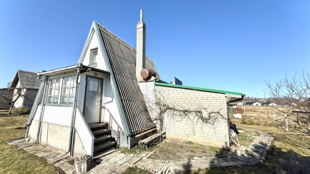 PARDUODAMAS SODO NAMAS SU KRAŠTINIU SKLYPU RASEINIUOSE, TULPIŲ TAK. 15