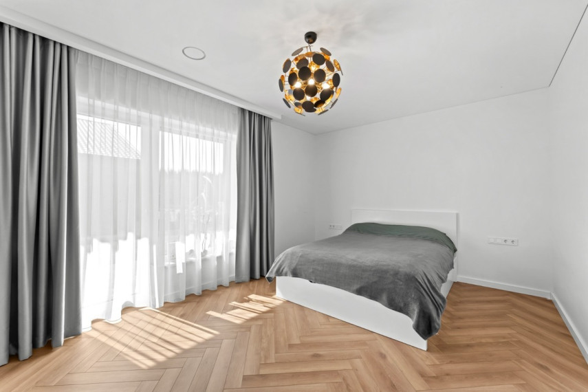 Parduodamas namas Žaibo g., Raizgių k., Šiaulių r. sav., 163.49 m2 ploto, 1 aukštai 15