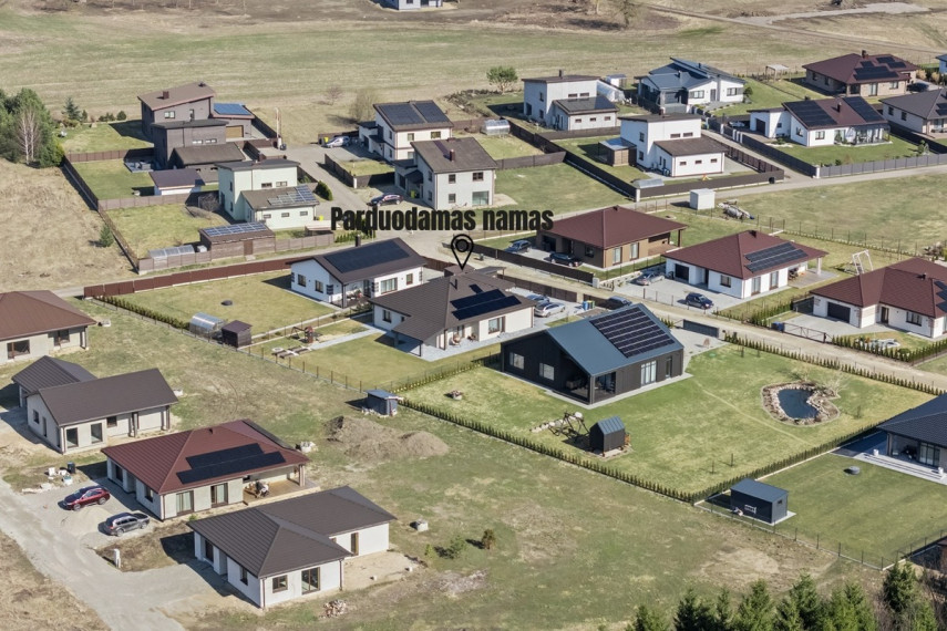 Parduodamas namas Žaibo g., Raizgių k., Šiaulių r. sav., 163.49 m2 ploto, 1 aukštai 39