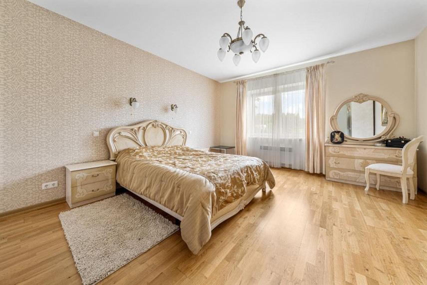 Parduodamas namas Padumblės k., Trakų r. sav., 800.00 m² ploto 9 kambariai 18