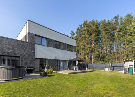 Parduodamas namas Paplūdimio g., Salotės k., Vilniaus r. sav., 182.59 m2 ploto, 2 aukštai Parduodamas namas Paplūdimio g., Salotės k., Vilniaus r. sav., 182.59 m2 ploto, 2 aukštai