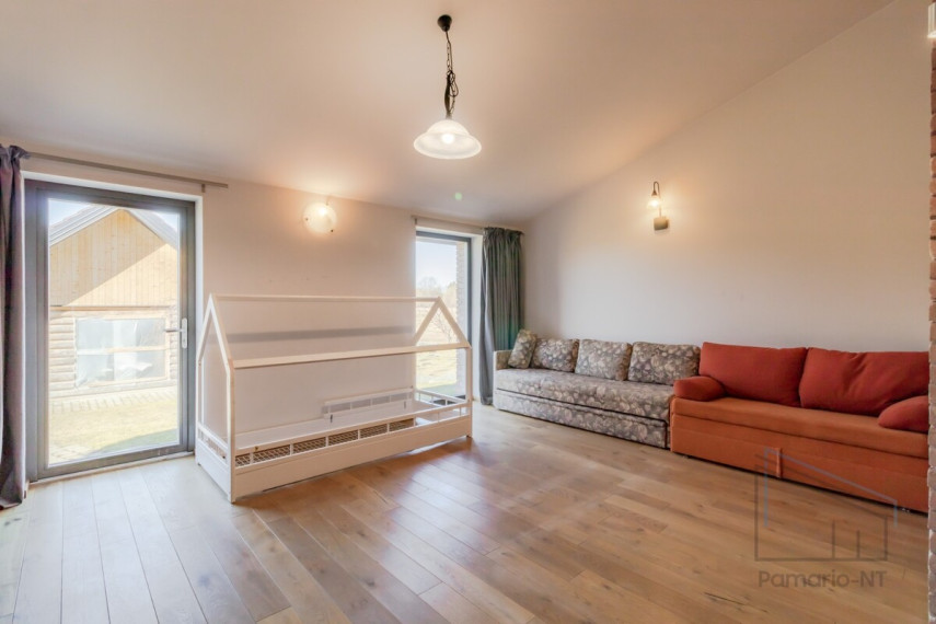 Parduodamas namas Priekulės I k., Klaipėdos r. sav., 249 m2 ploto, 1 aukštai 5