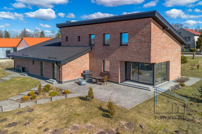 Parduodamas namas Priekulės I k., Klaipėdos r. sav., 249 m2 ploto, 1 aukštai 10