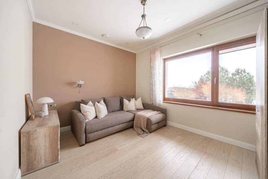 Parduodamas namas Žalumos g., Kryžinės k., Vilniaus r. sav., 283 m2 ploto, 2 aukštai 15
