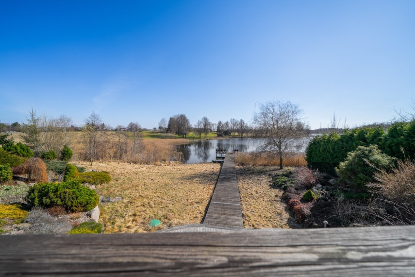 Parduodamas namas Žalumos g., Kryžinės k., Vilniaus r. sav., 283 m2 ploto, 2 aukštai 32