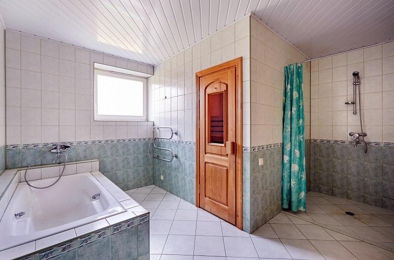 Parduodamas namas Romainių g., Romainiai, Kauno m., Kauno m. sav., 248.00 m² ploto 4 kambariai 14
