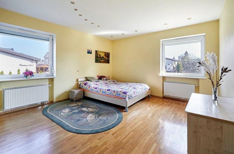 Parduodamas namas Romainių g., Romainiai, Kauno m., Kauno m. sav., 248.00 m² ploto 4 kambariai 5