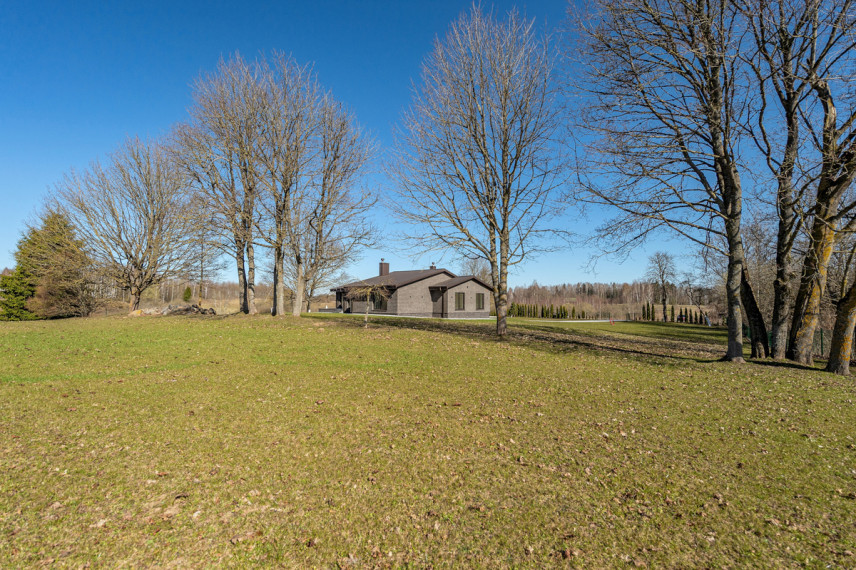 Parduodamas namas Vaiškūnų g., Jakūbonių k., Širvintų r. sav., 175.87 m2 ploto, 1 aukštai 30