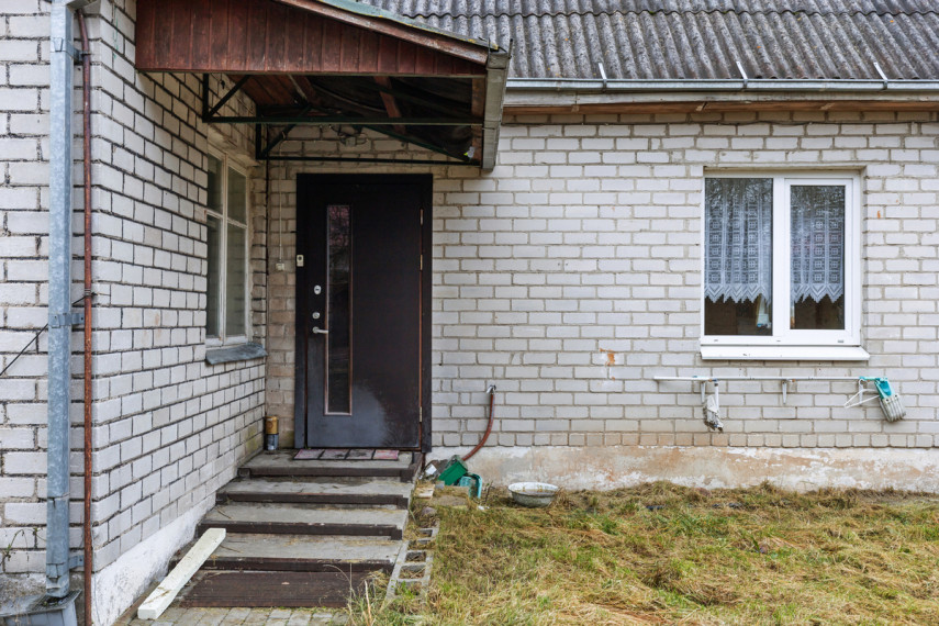 Parduodamas namas P. Bžostovskio g., Šalčininkų m., Šalčininkų r. sav., 98 m2 ploto, 1 aukštai 14