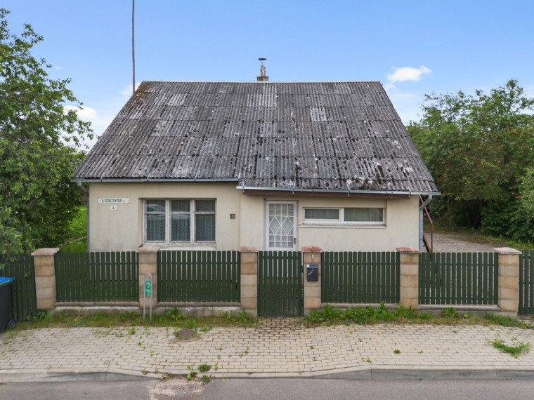 Parduodamas namas P. Bžostovskio g., Šalčininkų m., Šalčininkų r. sav., 98 m2 ploto, 1 aukštai 13