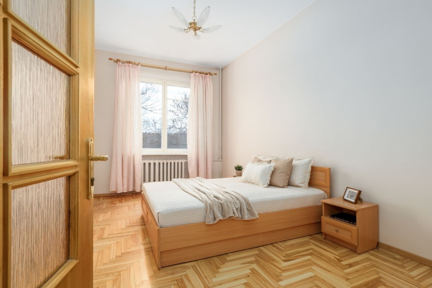 Nuomojamas butas Gedimino pr., Vilniaus m., Vilniaus m. sav., 61.55 m2 ploto, 2 kambariai 12
