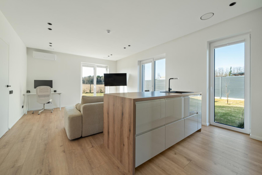 Parduodamas namas Mėnulio g., Nemenčinėlės k., Vilniaus r. sav., 60.64 m² ploto 3 kambariai 3