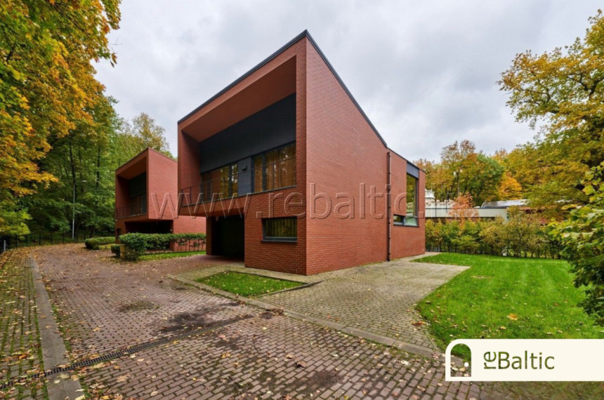 Parduodamas namas Rasų g., Vilniaus m., Vilniaus m. sav., 245 m2 ploto, 2 aukštai 4