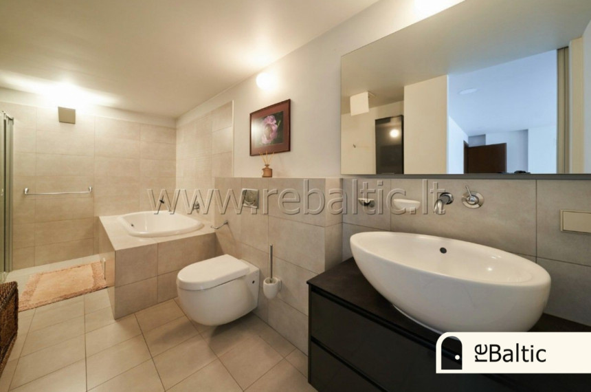 Parduodamas namas Rasų g., Vilniaus m., Vilniaus m. sav., 245 m2 ploto, 2 aukštai 18