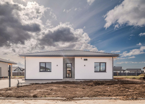 Parduodamas namas Pakalvių g., Trušelių k., Klaipėdos r. sav., 100.00 m² ploto 4 kambariai Parduodamas namas Pakalvių g., Trušelių k., Klaipėdos r. sav., 100.00 m² ploto 4 kambariai