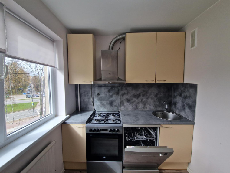 Nuomojamas butas Birželio 23-iosios g., Dainava, Kauno m., Kauno m. sav., 32.00 m² ploto 1 kambarys 3