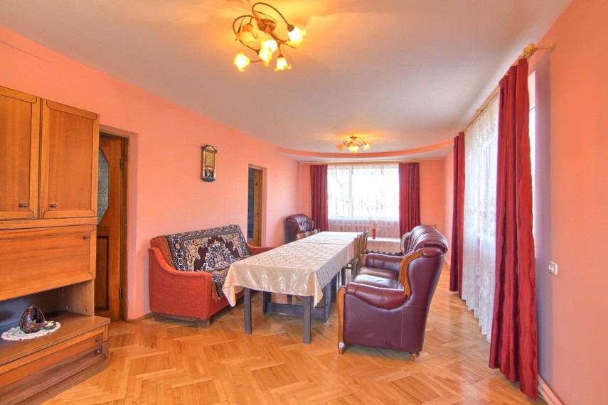 Parduodamas namas Agrastų g., Kelmės m., Kelmės r. sav., 261.83 m² ploto 5 kambariai 12