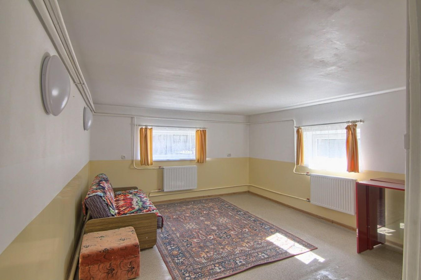 Parduodamas namas Agrastų g., Kelmės m., Kelmės r. sav., 261.83 m² ploto 5 kambariai 30