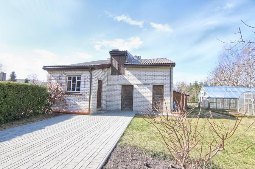 Parduodamas namas Agrastų g., Kelmės m., Kelmės r. sav., 261.83 m² ploto 5 kambariai 33