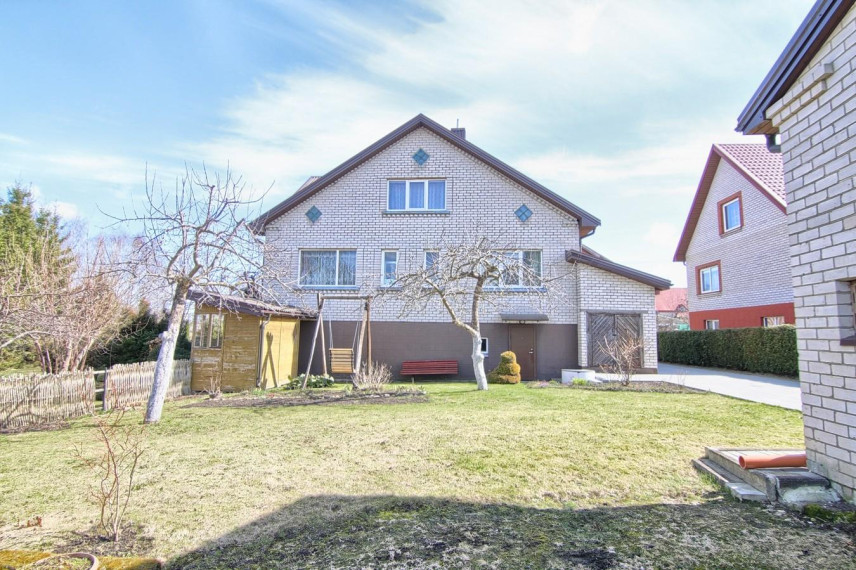 Parduodamas namas Agrastų g., Kelmės m., Kelmės r. sav., 261.83 m² ploto 5 kambariai 39