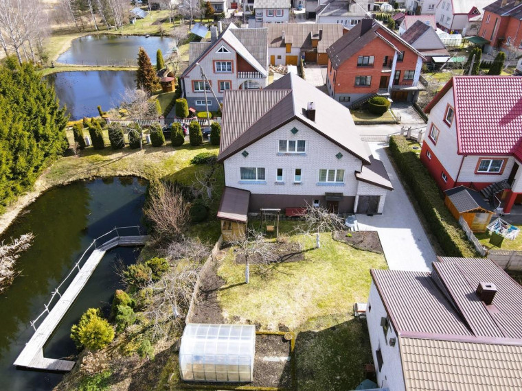 Parduodamas namas Agrastų g., Kelmės m., Kelmės r. sav., 261.83 m² ploto 5 kambariai 46