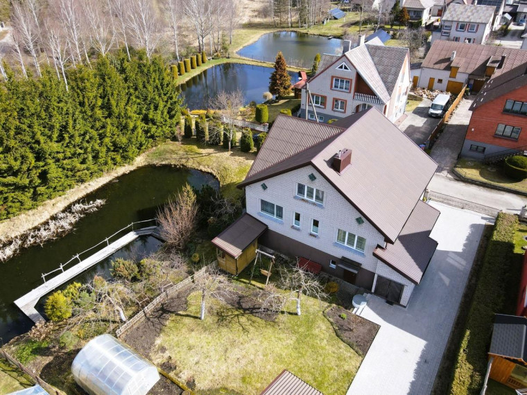 Parduodamas namas Agrastų g., Kelmės m., Kelmės r. sav., 261.83 m² ploto 5 kambariai 47