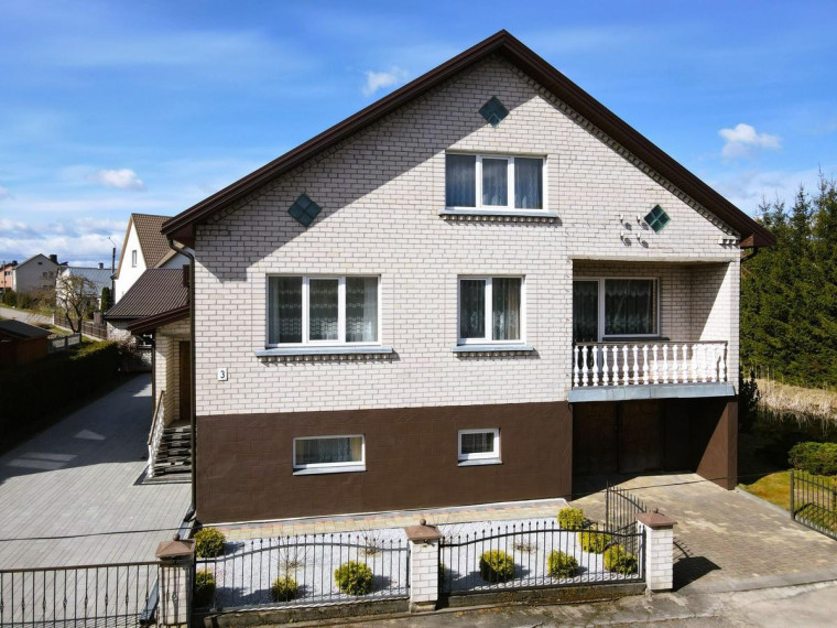 Parduodamas namas Agrastų g., Kelmės m., Kelmės r. sav., 261.83 m² ploto 5 kambariai 8