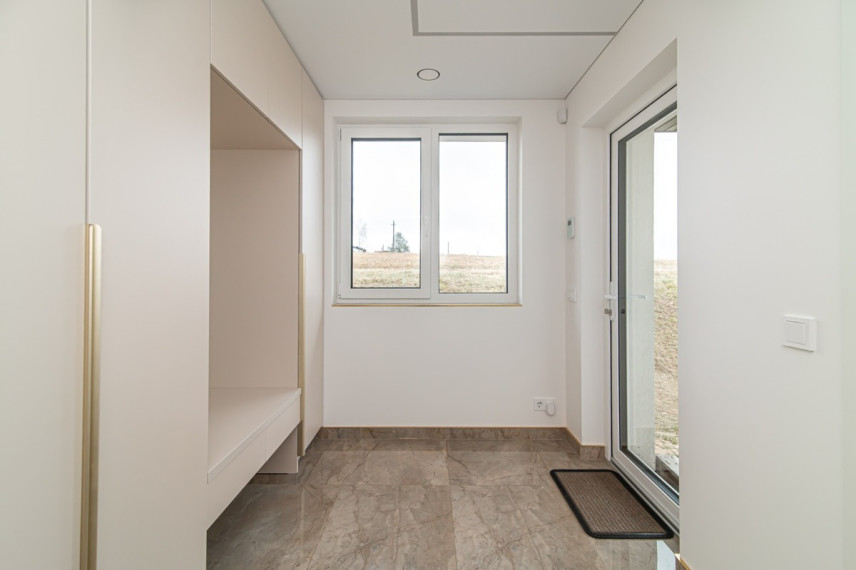 Parduodamas namas Lenkų g., Mickūnų mstl., Vilniaus r. sav., 123.8 m2 ploto, 1 aukštai 4