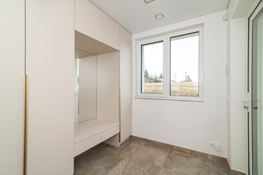 Parduodamas namas Lenkų g., Mickūnų mstl., Vilniaus r. sav., 123.8 m2 ploto, 1 aukštai 5