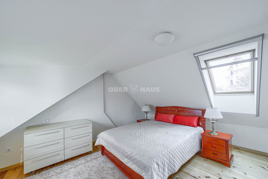 Parduodamas butas Aušros Vartų g., Senamiestis, Vilniaus m., Vilniaus m. sav., 111.92 m2 ploto, 4 kambariai 5