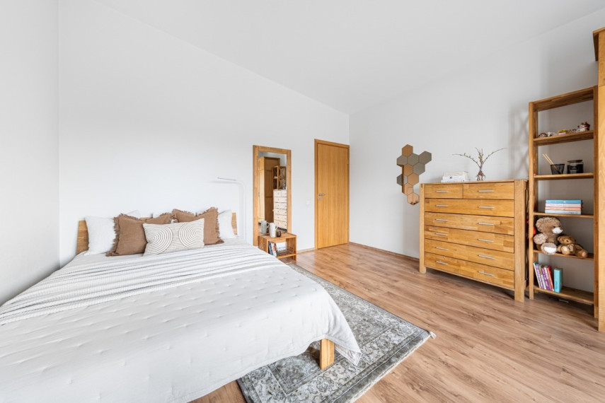 Parduodamas namas Miško g., Antežerių k., Vilniaus r. sav., 200 m2 ploto, 2 aukštai 18
