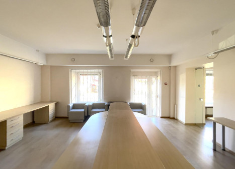 Nuomojamos patalpos J. Basanavičiaus g., Naujamiestis, Vilniaus m., Vilniaus m. sav., 230.00 m² ploto Nuomojamos patalpos J. Basanavičiaus g., Naujamiestis, Vilniaus m., Vilniaus m. sav., 230.00 m² ploto