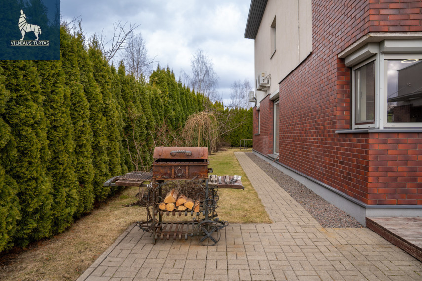 Parduodamas namas Austrų g., Kalnėnai, Vilniaus m., Vilniaus m. sav., 250 m2 ploto, 2 aukštai 25
