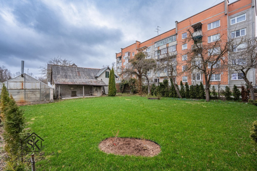 PARDUODAMAS NAMAS SU 12.34 A ŽEMĖS SKLYPU ŠILUTĖJE, ŽALGIRIO G. 17 37