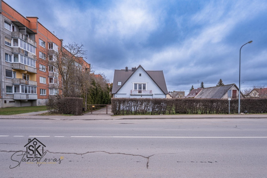 PARDUODAMAS NAMAS SU 12.34 A ŽEMĖS SKLYPU ŠILUTĖJE, ŽALGIRIO G. 17 45