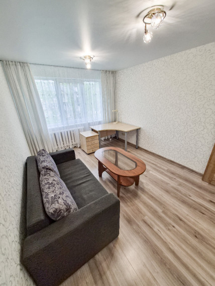 Parduodamas butas Respublikos g., Naujosios Akmenės m., Akmenės r. sav., 76.83 m2 ploto, 4 kambariai 2
