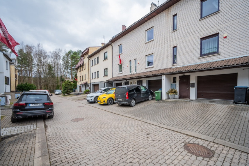 Parduodamas namas Mykolo Marcinkevičiaus g., Vilniaus m., Vilniaus m. sav., 158.3 m2 ploto, 4 aukštai 33